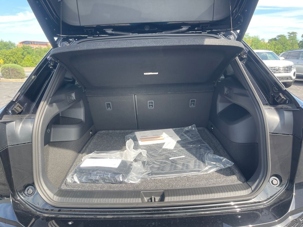 2026 Volkswagen Tiguan 2.0T SEL R-Line