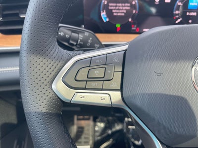 2026 Volkswagen Tiguan 2.0T SEL R-Line