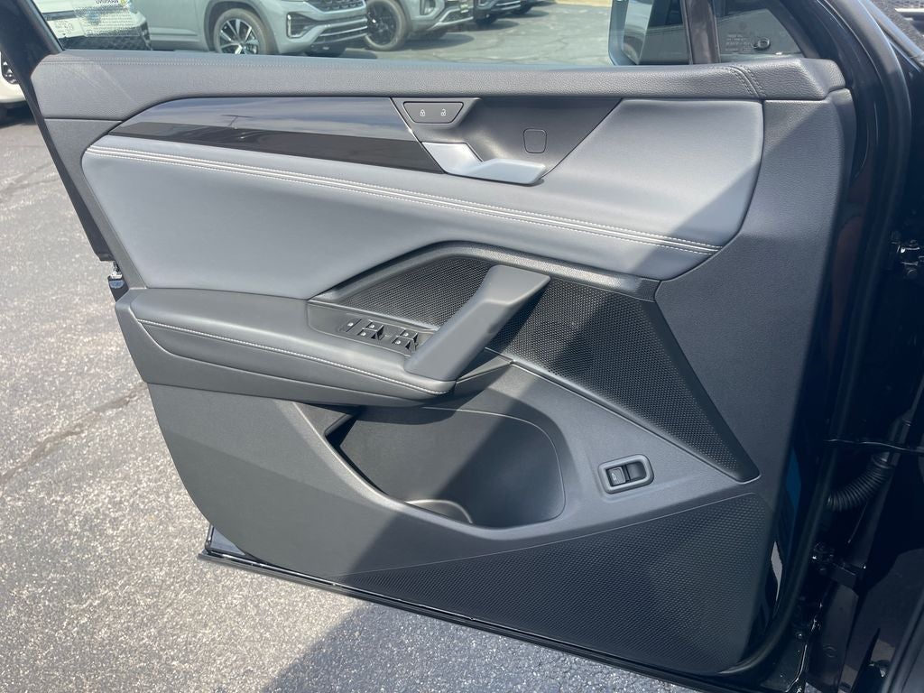 2026 Volkswagen Tiguan 2.0T SEL R-Line
