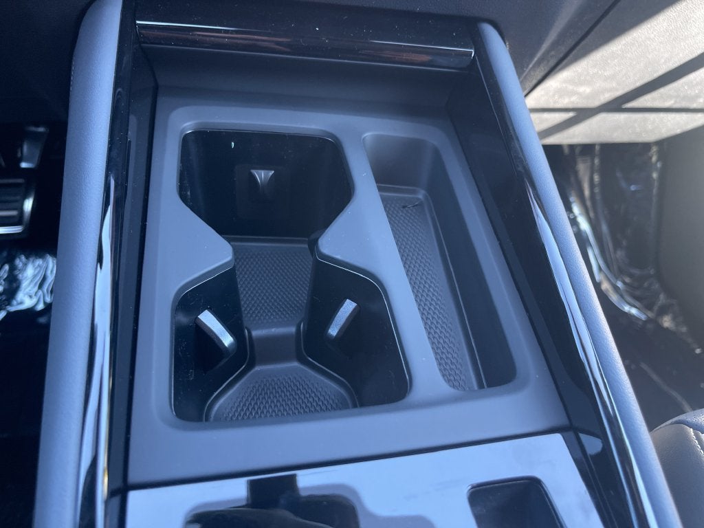 2026 Volkswagen Tiguan 2.0T SEL R-Line
