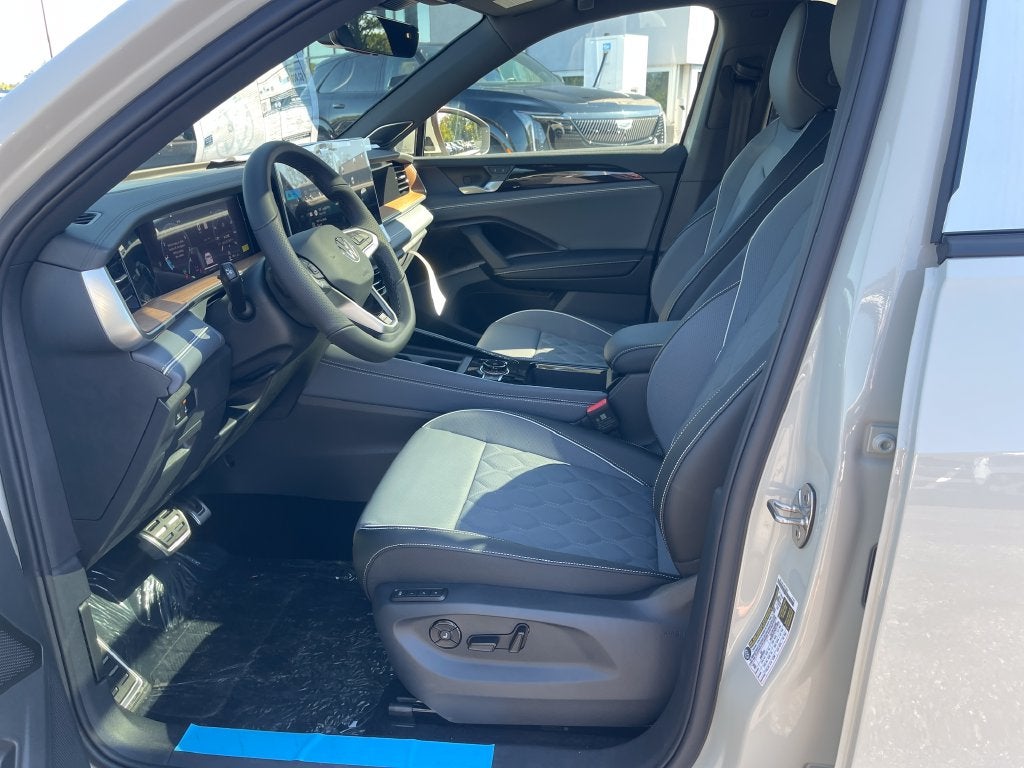 2026 Volkswagen Tiguan 2.0T SEL R-Line