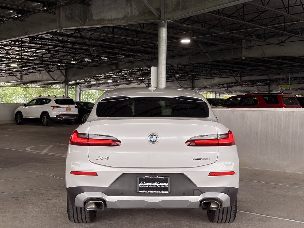 2023 BMW X4 xDrive30i