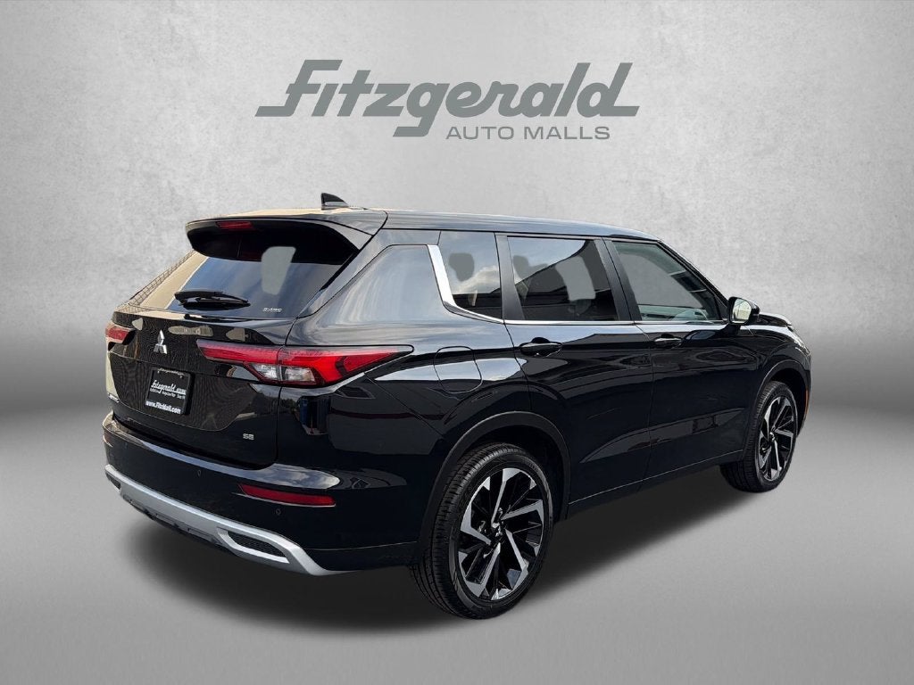 2024 Mitsubishi Outlander SE