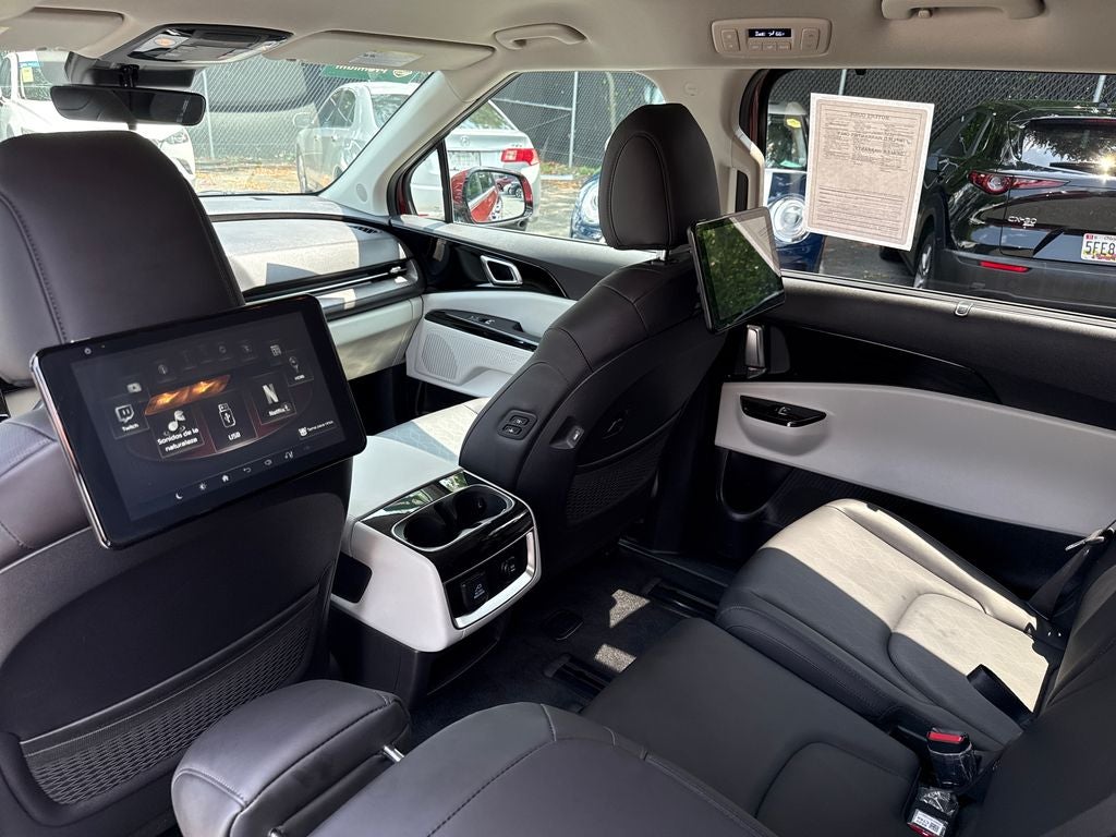 2024 Kia Carnival SX