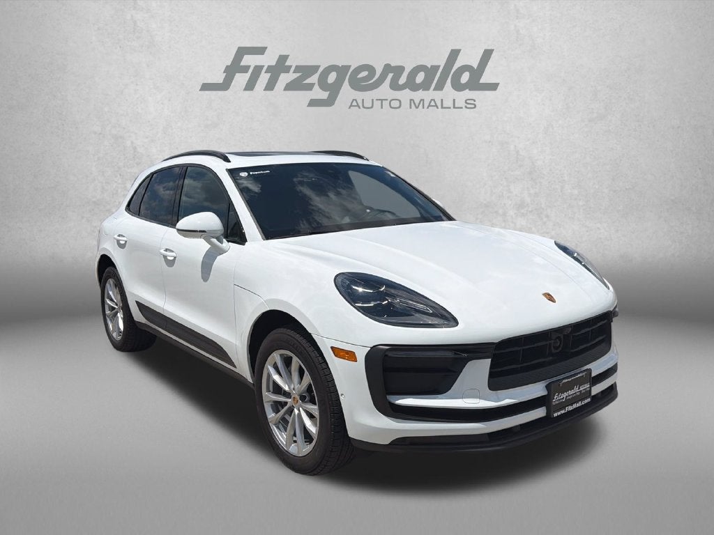 2025 Porsche Macan Base