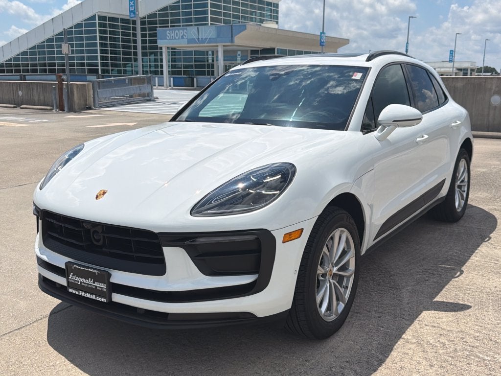 2025 Porsche Macan Base