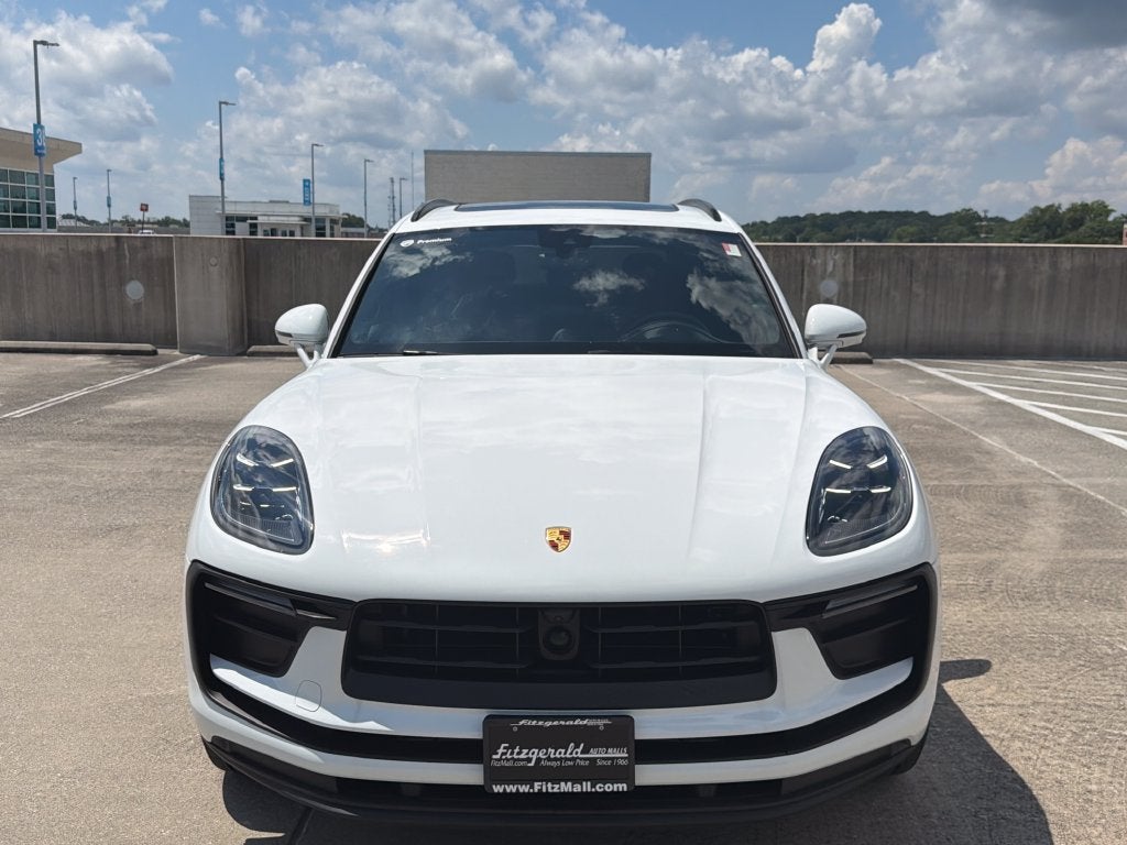 2025 Porsche Macan Base