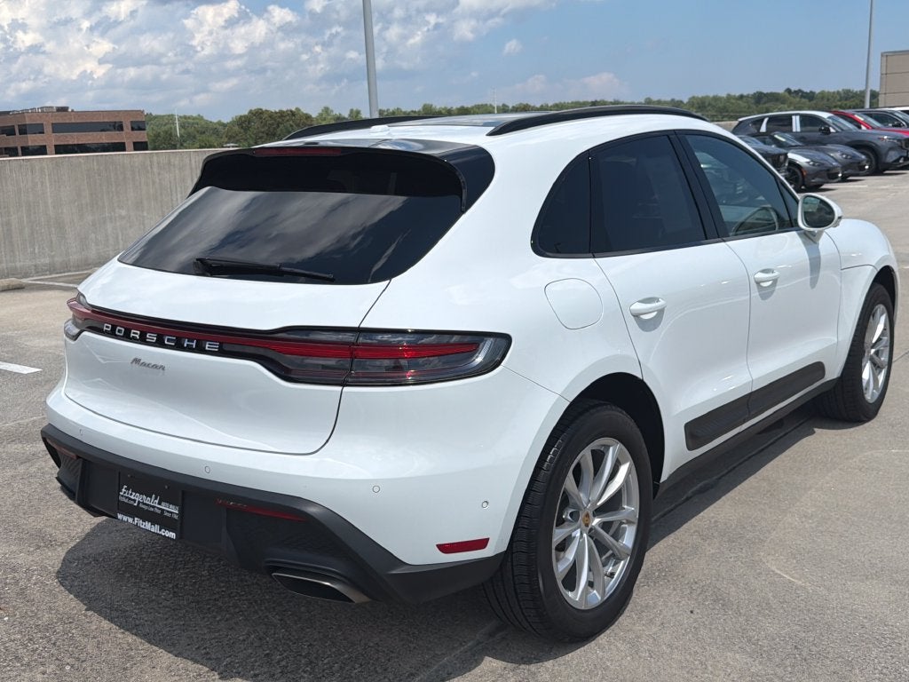 2025 Porsche Macan Base