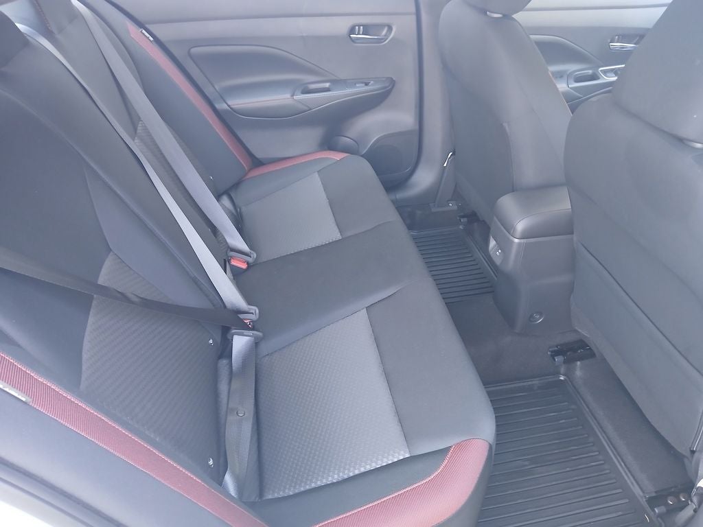 2025 Nissan Versa 1.6 SR