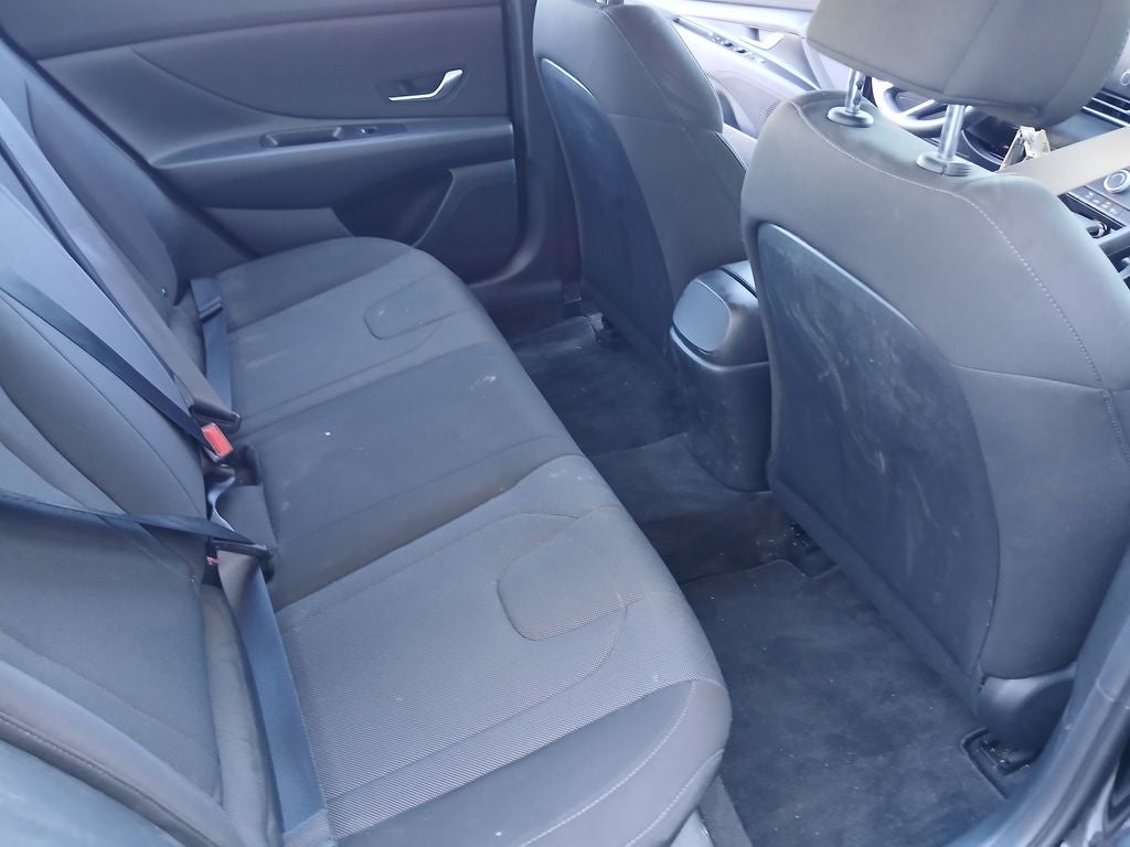 2023 Hyundai Elantra SE