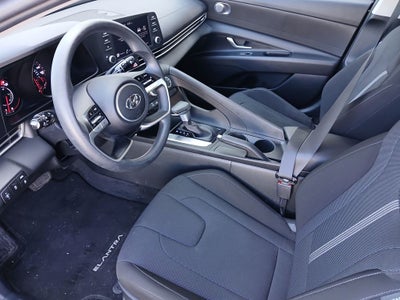 2023 Hyundai Elantra SE