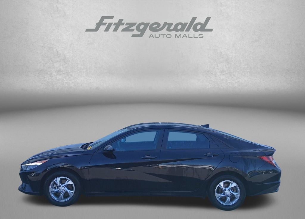 2023 Hyundai Elantra SE