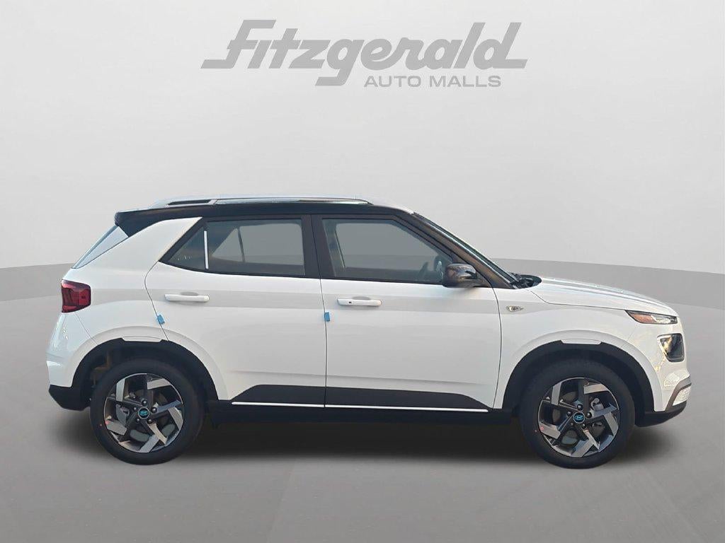 2026 Hyundai Venue SEL w/Two-Tone Roof