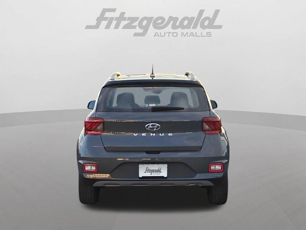 2026 Hyundai Venue SEL w/Two-Tone Roof