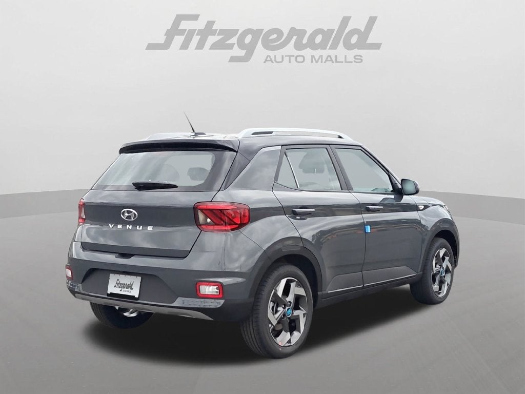 2026 Hyundai Venue SEL w/Two-Tone Roof