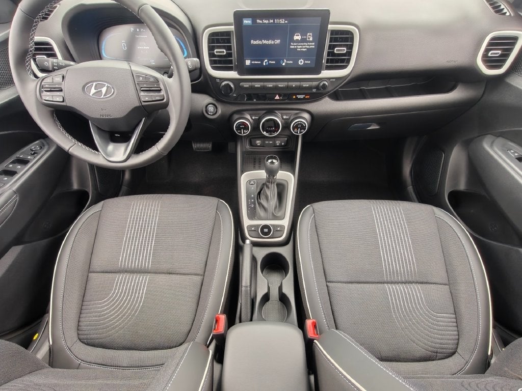 2026 Hyundai Venue SEL w/Two-Tone Roof