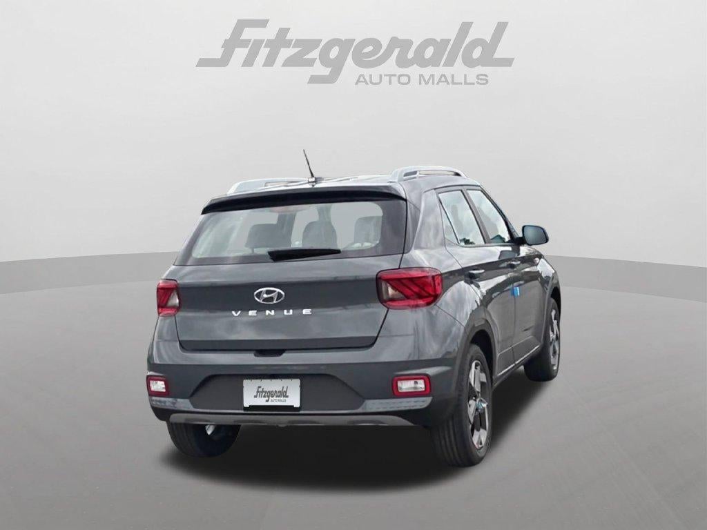 2026 Hyundai Venue SEL w/Two-Tone Roof