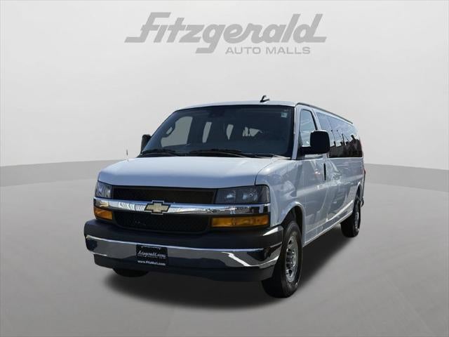 2025 Chevrolet Express LT Passenger