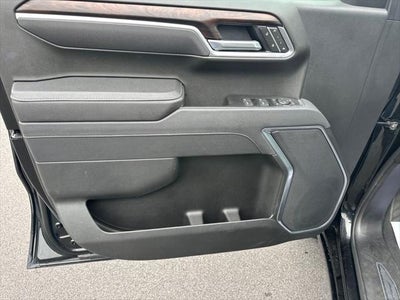 2025 GMC Sierra SLT