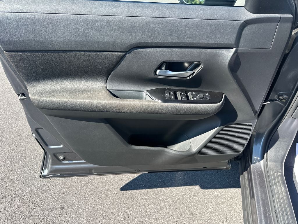 2025 Nissan Kicks MPV SV