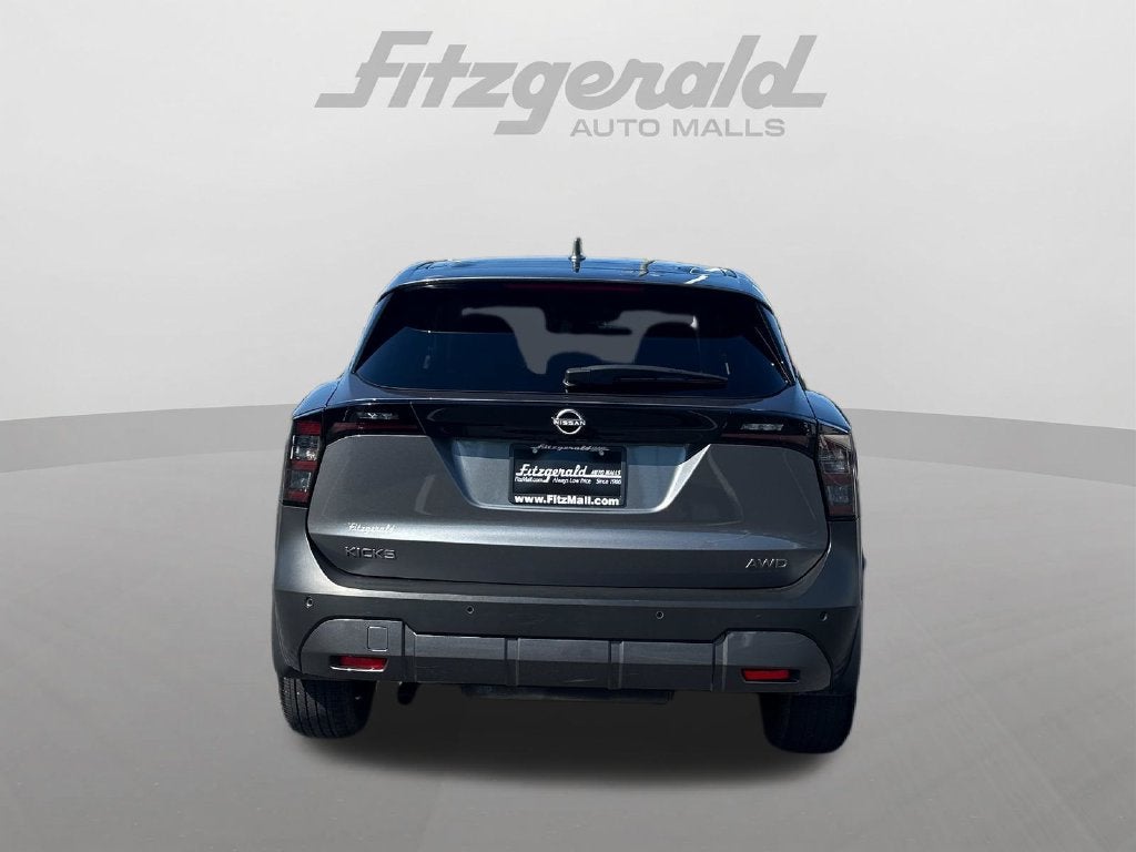 2025 Nissan Kicks MPV SV
