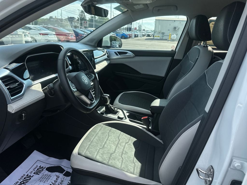 2025 Volkswagen Taos 1.5T SE