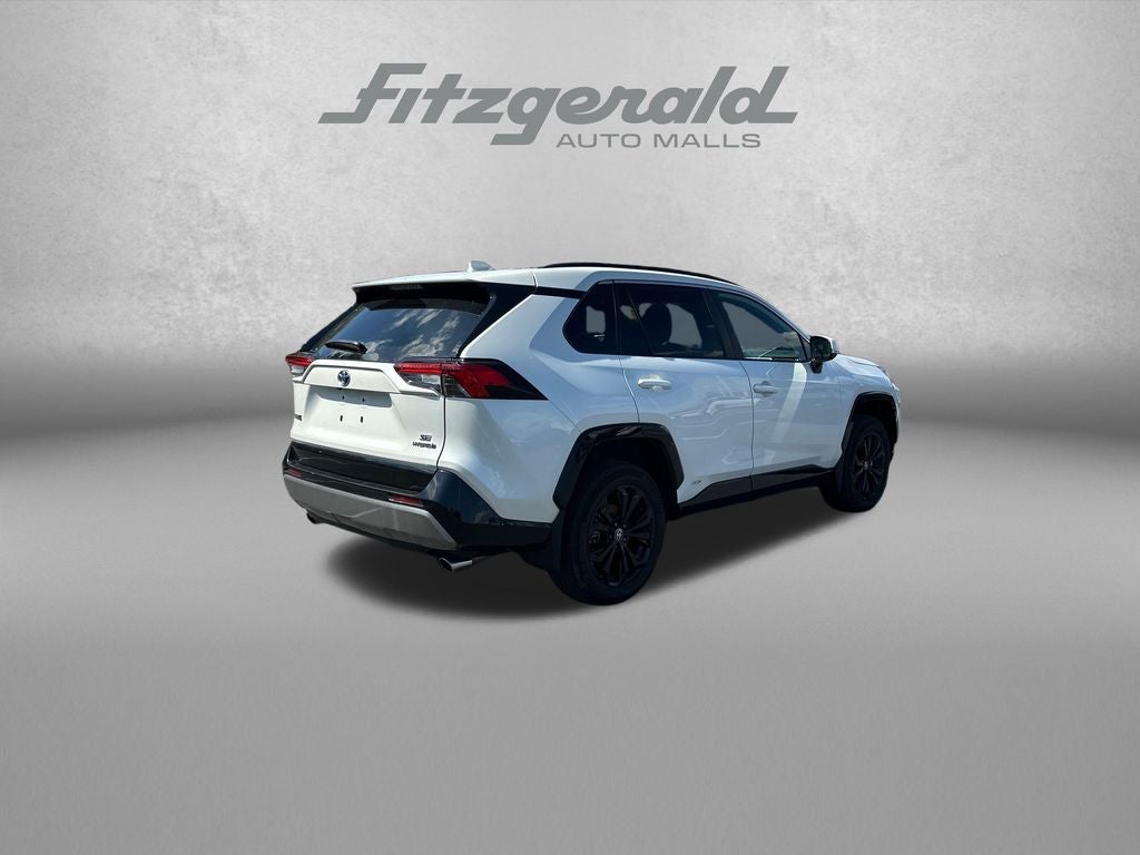 2022 Toyota RAV4 HYBRID SE