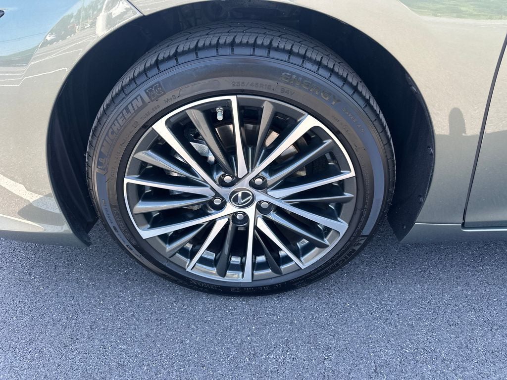 2025 Lexus ES 350