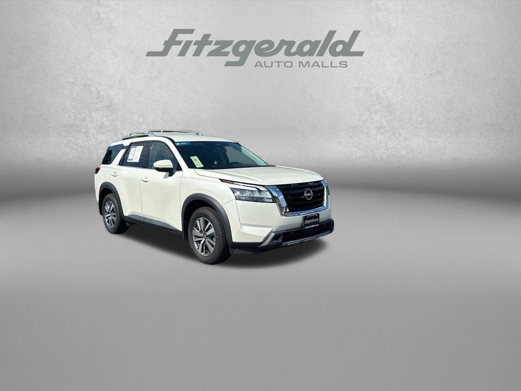 2023 Nissan Pathfinder SL