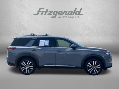 2025 Nissan Pathfinder Platinum