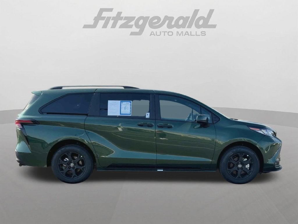 2026 Toyota Sienna Woodland Edition 7 Passenger