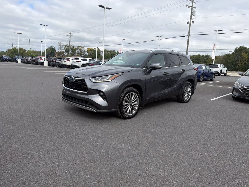 2021 Toyota Highlander Hybrid Platinum