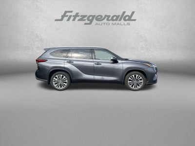 2021 Toyota Highlander Hybrid Platinum