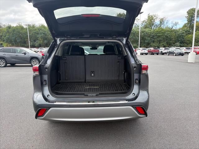 2021 Toyota Highlander Hybrid Platinum