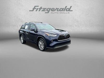 2023 Toyota Highlander Hybrid Platinum