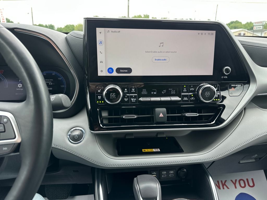 2023 Toyota Highlander Hybrid Platinum