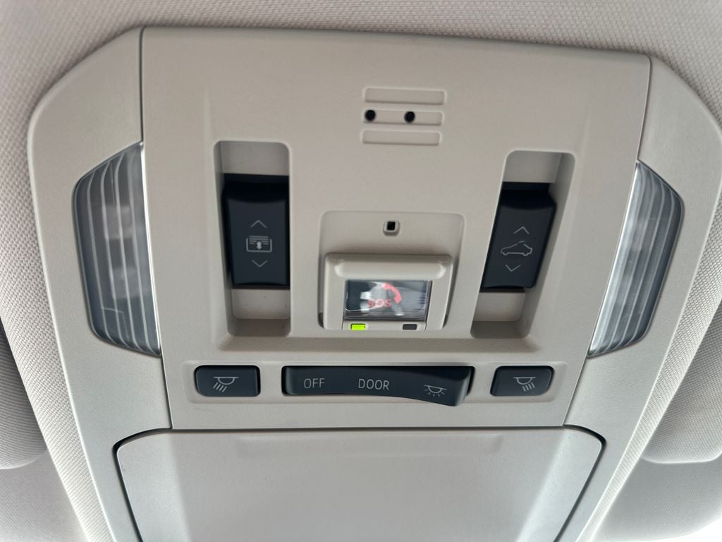 2023 Toyota Highlander Hybrid Platinum