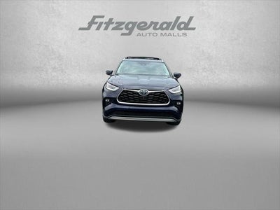 2023 Toyota Highlander Hybrid Platinum