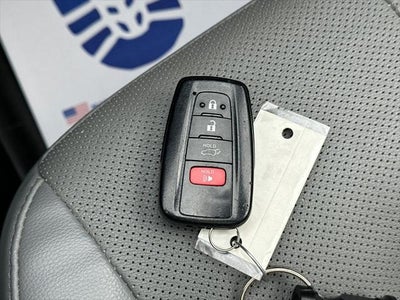 2023 Toyota Highlander Hybrid Platinum