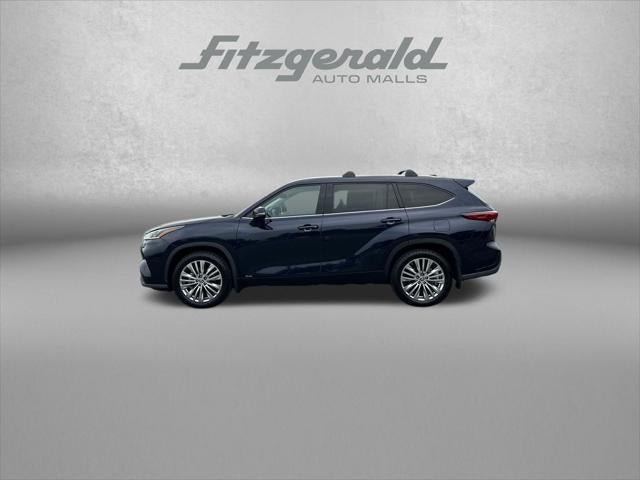 2023 Toyota Highlander Hybrid Platinum
