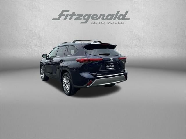 2023 Toyota Highlander Hybrid Platinum
