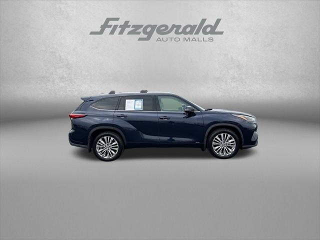 2023 Toyota Highlander Hybrid Platinum