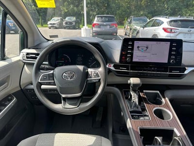 2021 Toyota Sienna LE 8 Passenger