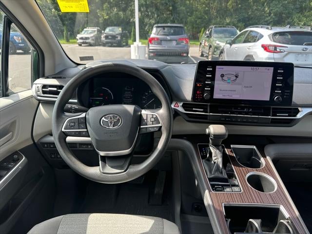 2021 Toyota Sienna LE 8 Passenger