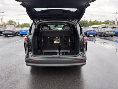 2025 Toyota Sienna XLE 8 Passenger