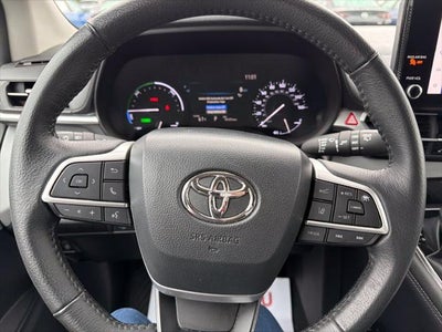 2025 Toyota Sienna XLE 8 Passenger