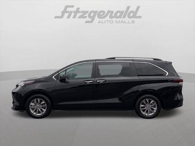 2025 Toyota Sienna XLE 8 Passenger