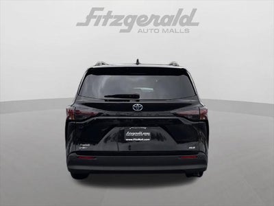 2025 Toyota Sienna XLE 8 Passenger