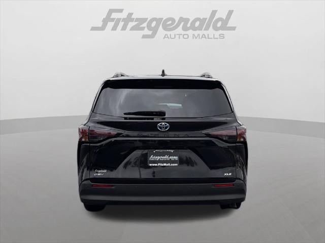 2025 Toyota Sienna XLE 8 Passenger