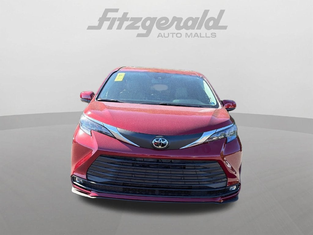 2026 Toyota Sienna XLE 7 Passenger